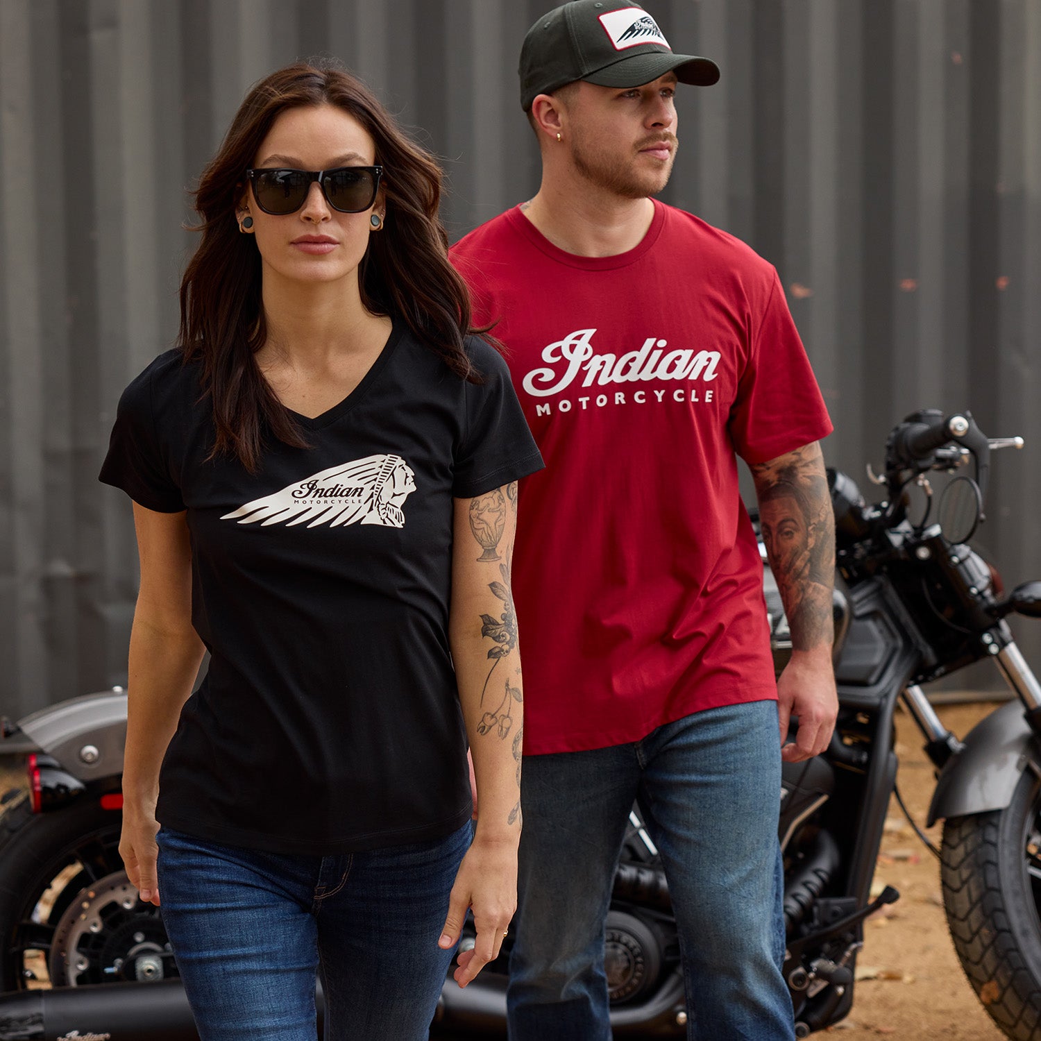 Women's Essential Headdress Logo T-shirt, Black