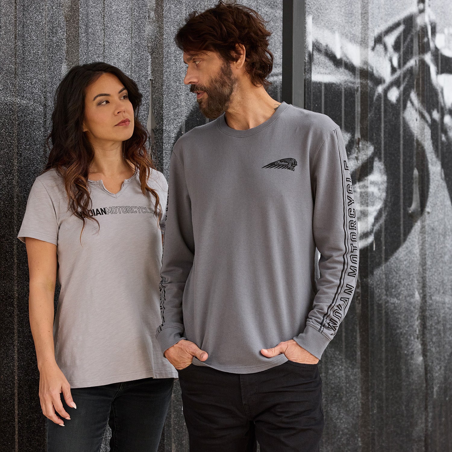 Women's Logo Back Pleat T-shirt, Gray